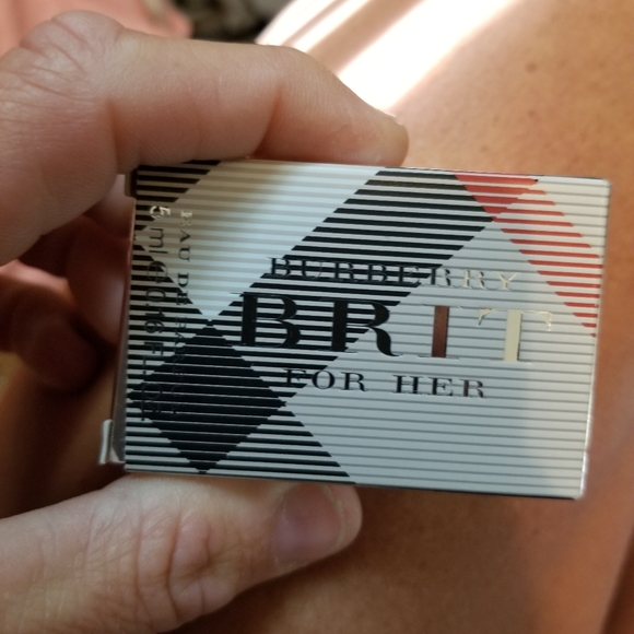 Burberry Perfumes 5 for 20 - Picture 2 of 13